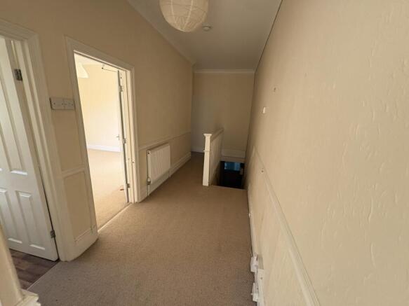 212 Albany Road, Roath, Cardiff, South Wales CF24 3RY photo 5
