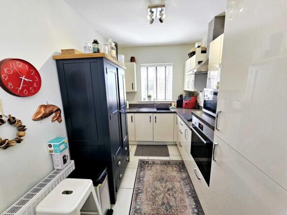 2 bed Semi-Detached Bungalow for sale Image 4