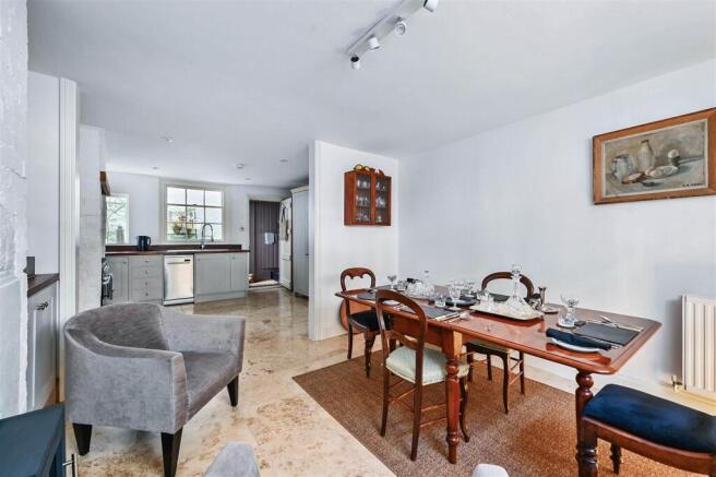 22 Croft road tn34 (18).jpg