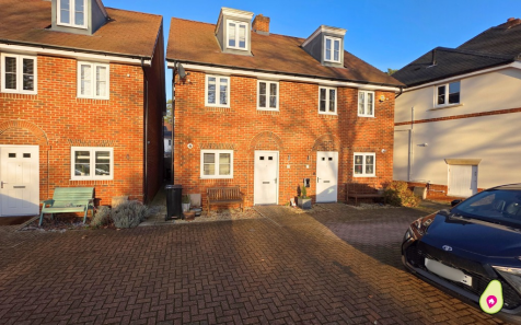 Dashers Close, Crowthorne, Berkshire, RG45