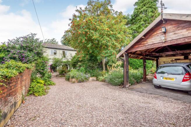 Car Port: