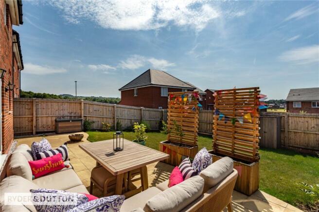 4 bed Detached for sale Image 7