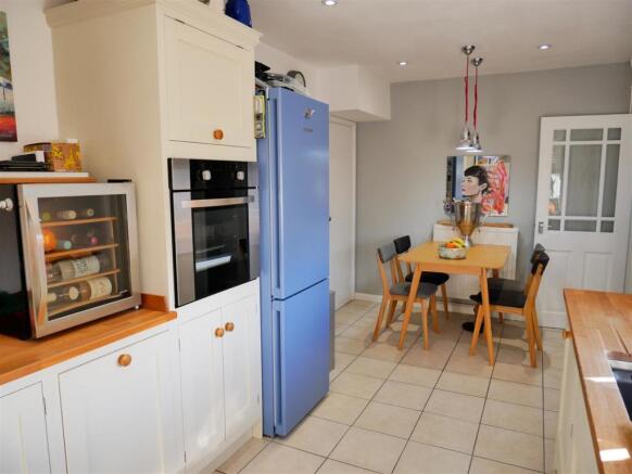DINING KITCHEN
