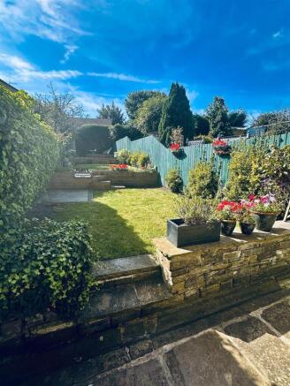 2 bed Terraced to rent Image 12
