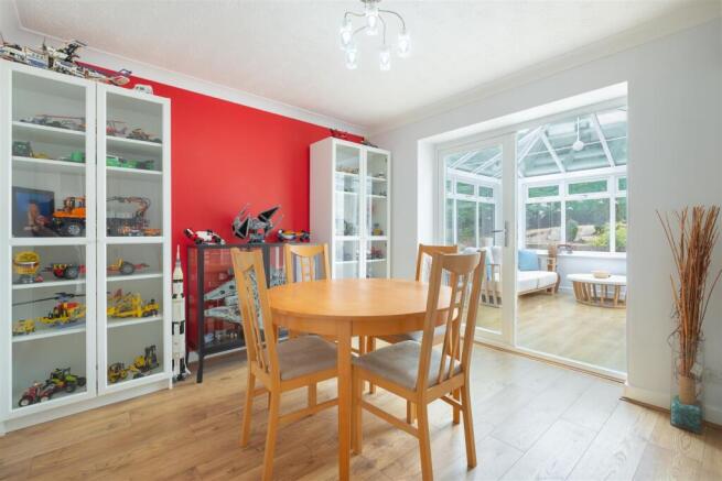 4 bed Detached for sale Image 8
