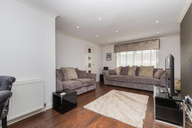 2 leven way paisley L-20