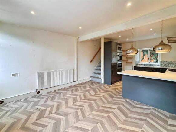 Kitchen Living (2).JPG