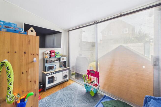3 bed Semi-Detached for sale Image 6