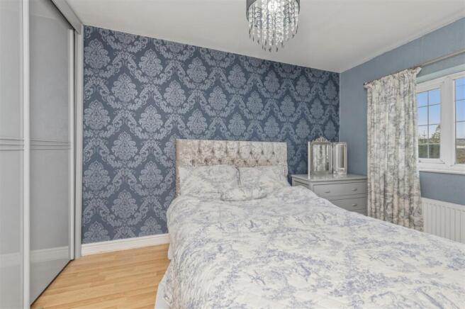 3 bed Semi-Detached for sale Image 11