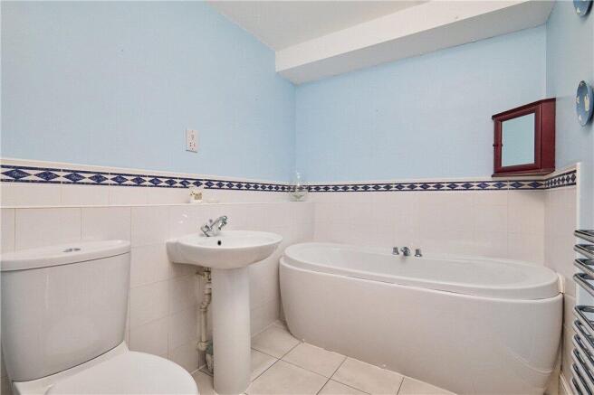 2 bed Apartment for sale Image 6