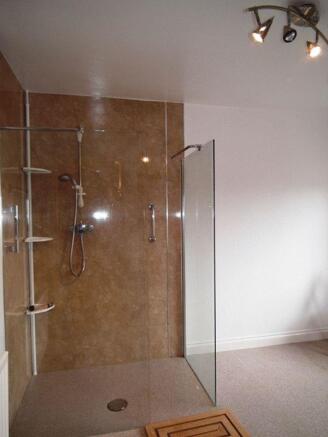 SHOWER ROOM