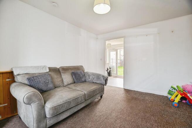 3 bed Semi-Detached for sale Image 4