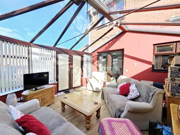 3 bed Semi-Detached for sale Image 8