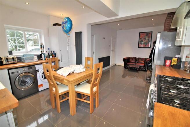 KITCHEN DINER