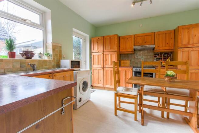 KITCHEN / BREAKFAST ROOM