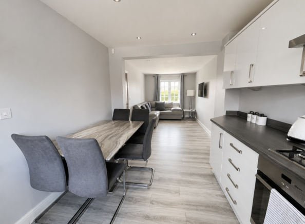 Kitchen / Dining