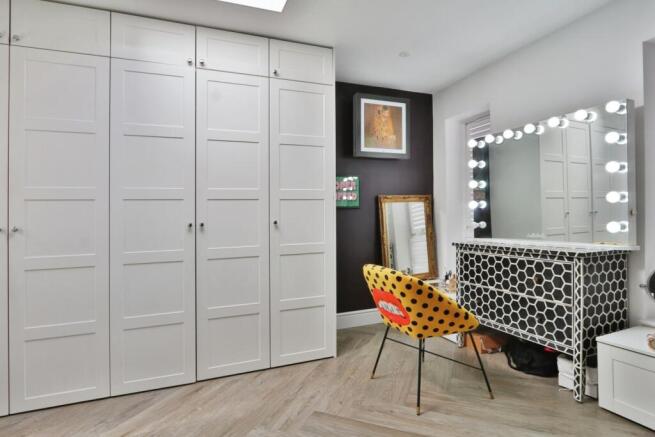 4 bed Detached for sale Image 11