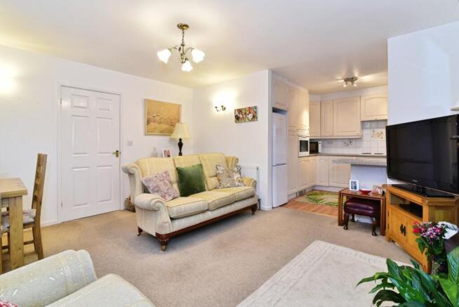 2 bed Bungalow for sale Image 4