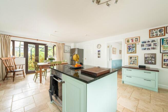 Kitchen/B'fast Room