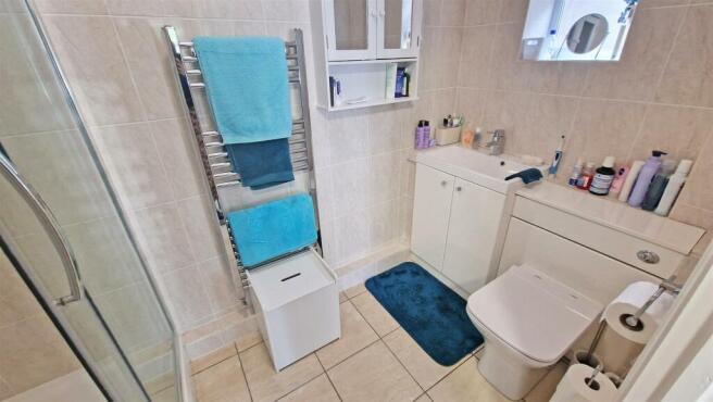 ENSUITE SHOWER ROOM