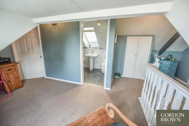 FIRST FLOOR LANDING