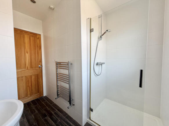 3 bed Terraced for sale Image 11