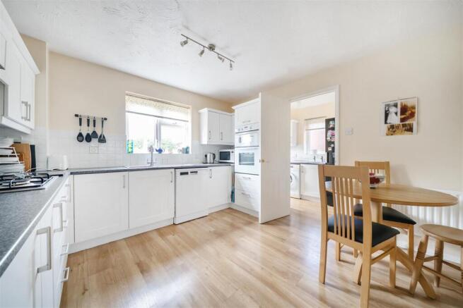 kitchen h.jpg