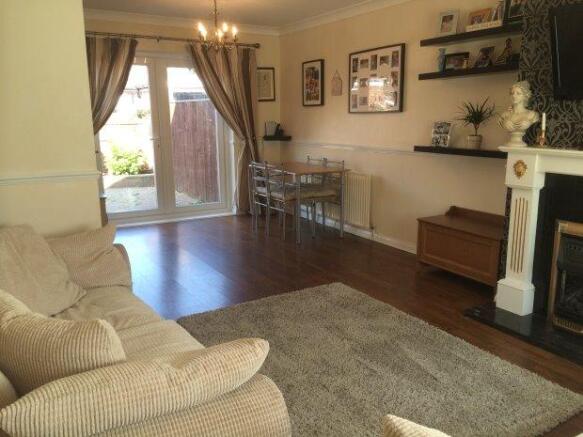 LOUNGE/DINING ROOM