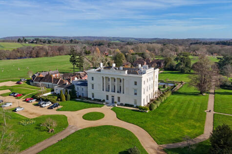 Boderton Mews, Petworth West Sussex GU28 0LS