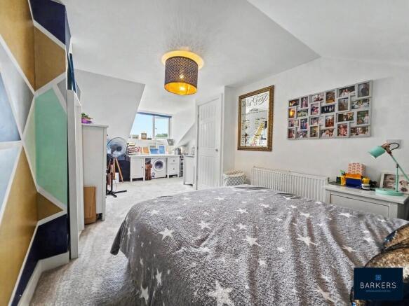 3 bed Town House for sale Image 8