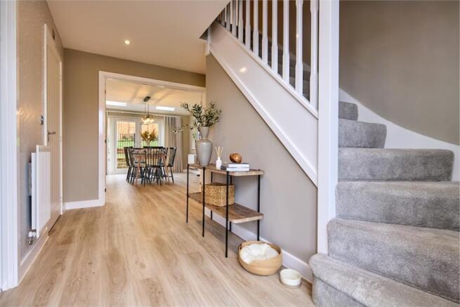 5 bed Detached for sale Image 11