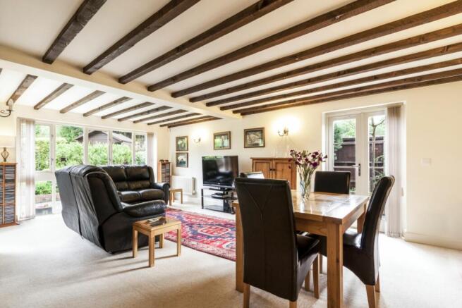 Lounge/Dining Room