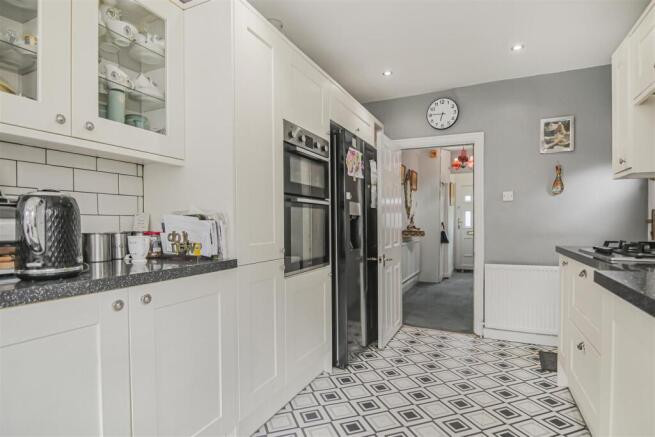 3 bed Semi-Detached for sale Image 8