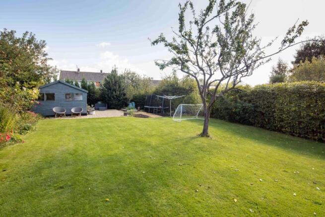 Garden Rear 2 (2)