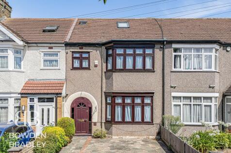 Applegarth Drive, Ilford, IG2