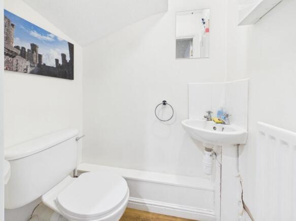 4 bed Town House for sale Image 5
