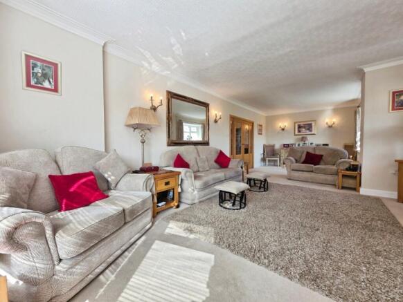 3 bed Detached for sale Image 11