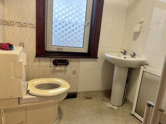 3 bed Terraced to rent Image 8