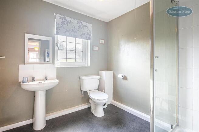4 bed Detached for sale Image 11