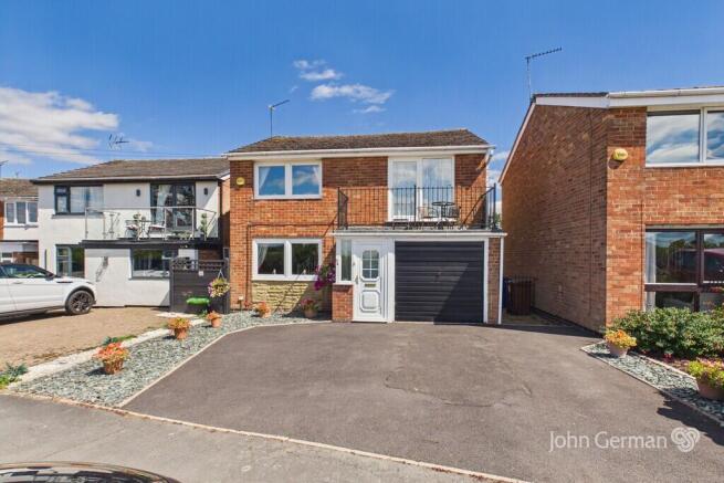 4-bed detached on Redhill Lane, Tutbury, £390,000