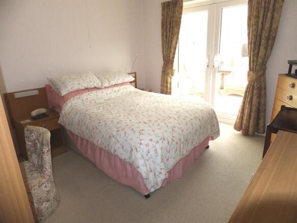 BEDROOM 2