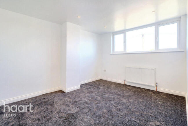 4 bed Semi-Detached for sale Image 11
