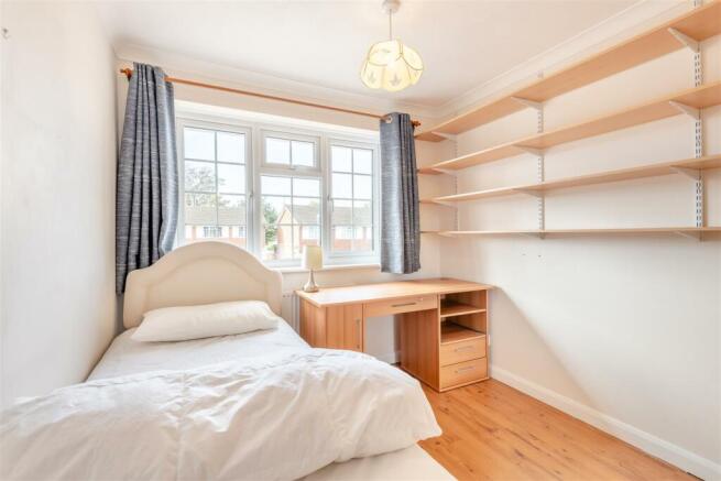 8573843-interior17.jpg