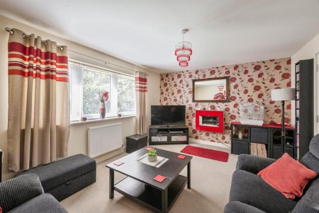 4 bed Town House for sale Image 5