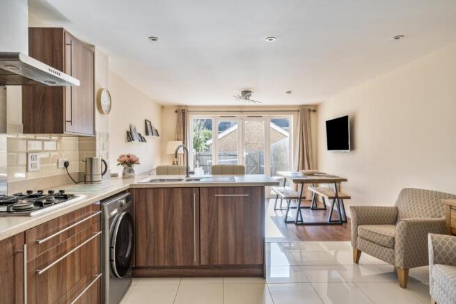 Lima Way kitchen dining 1