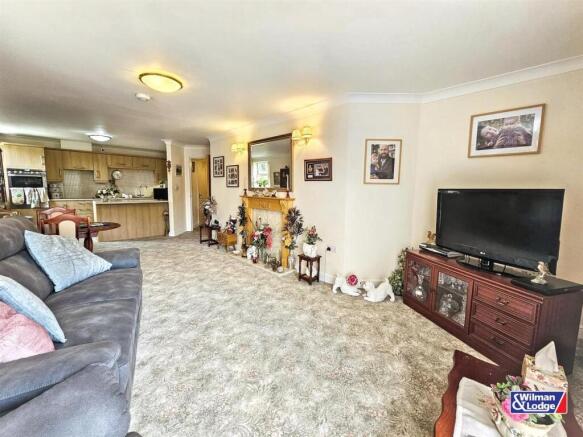 2 bed Apartment for sale Image 4