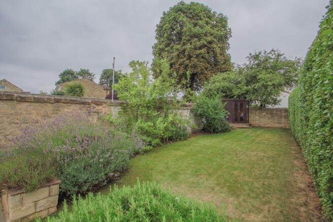 4 bed Detached for sale Image 11