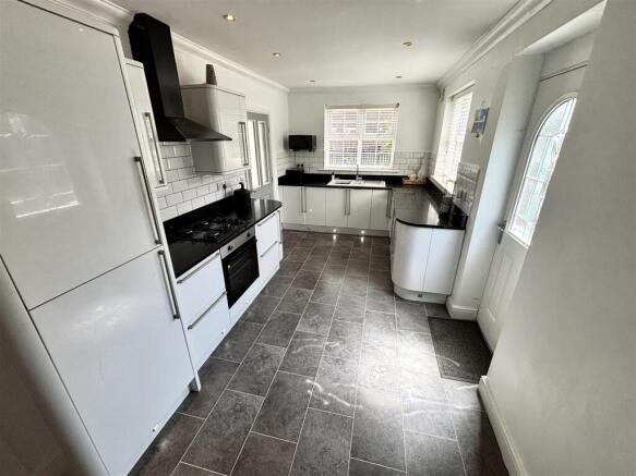 Kitchen/Breakfast Room