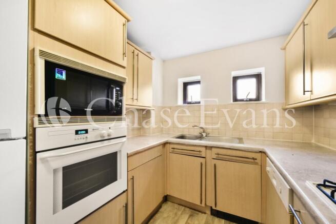 Perry Court, 1 Marit