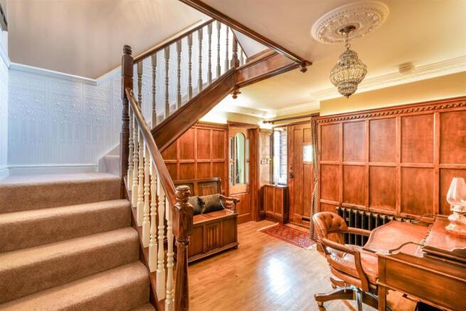 4 bed Detached for sale Image 11